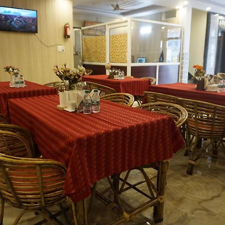 Hotel Kaanha Residency Inn By Shree Krishna Hospitality Risikés Kültér fotó