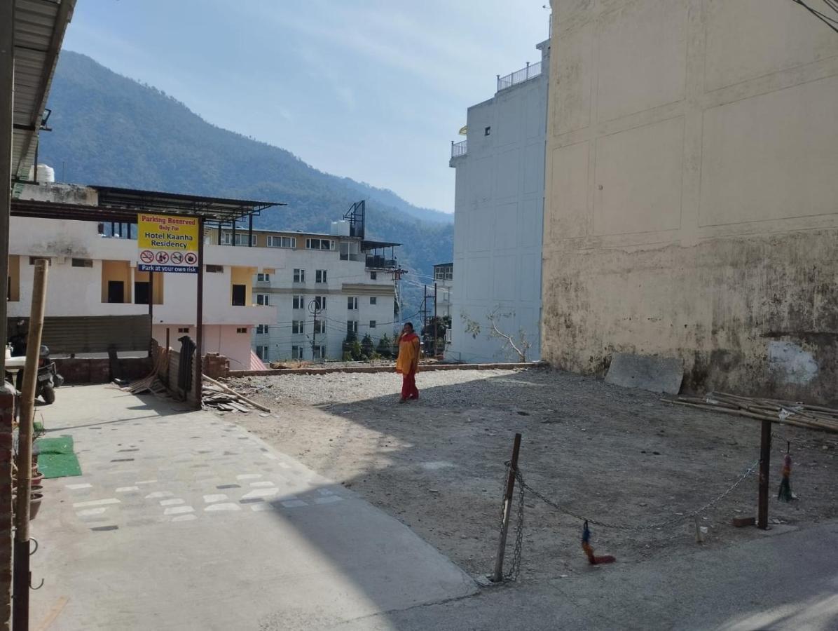 Hotel Kaanha Residency Inn By Shree Krishna Hospitality Risikés Kültér fotó
