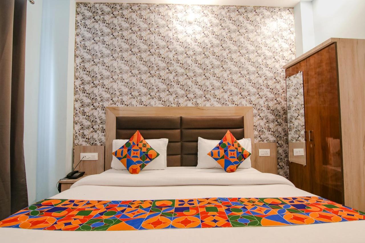 Hotel Kaanha Residency Inn By Shree Krishna Hospitality Risikés Kültér fotó